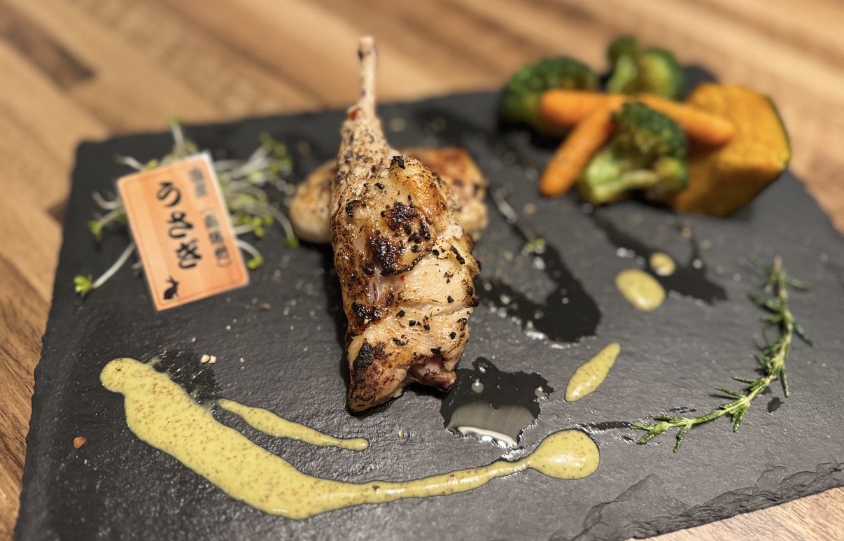 珍しいお肉、仕入れました。骨付きうさぎ肉のロースト🐇