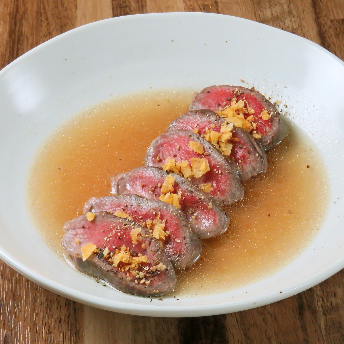 北海道産鹿肉のロティとコンソメ